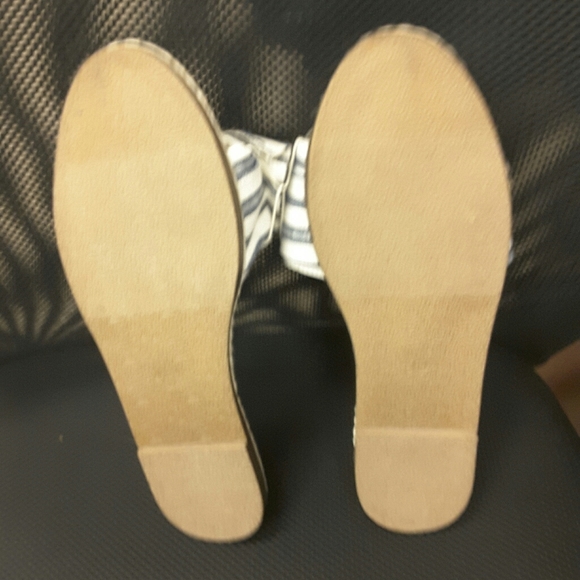 COPY - ANNE TAYLOR LOFT  Blue & White Fabric Flats 10 BN - Picture 3 of 5